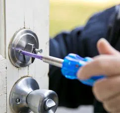 City Locksmith Store Jacksonville, FL 904-531-3230 - 12-Changing-Locks